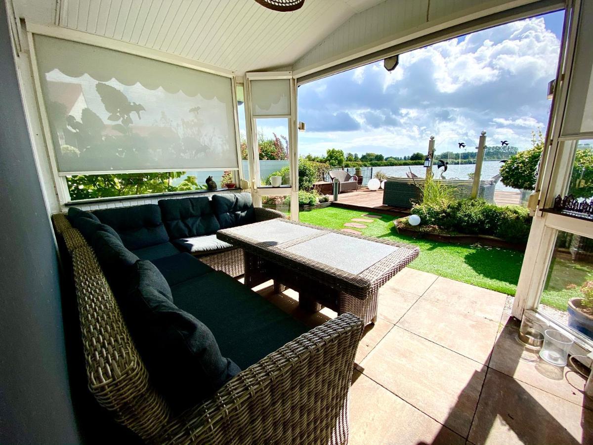 Ferienhaus Mit Wundervollem Seeblick Ferienpark Vislust Ijsselmeer Wervershoof Esterno foto